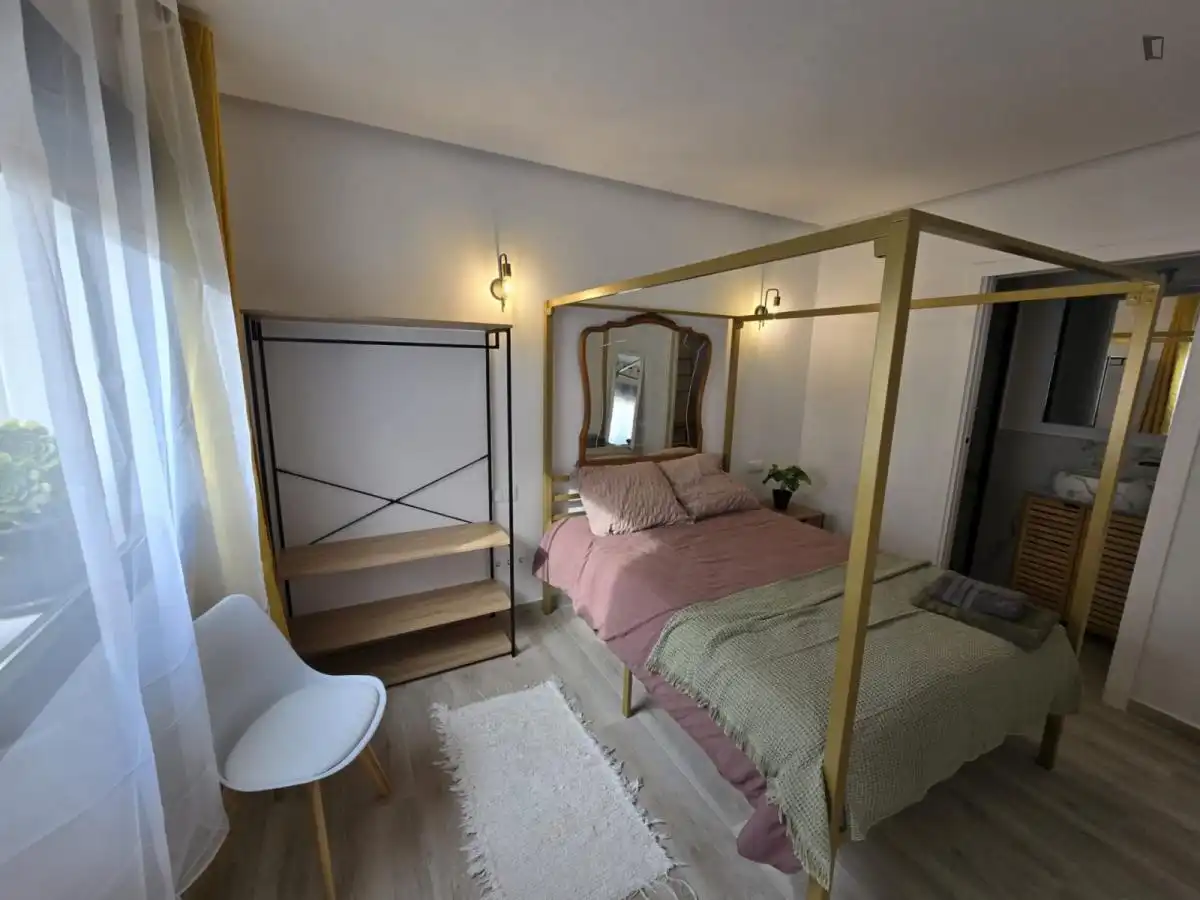 Habitación de Casa o chalet de alquiler en Madrid con Aire acondicionado, Amueblado y Lavadora
