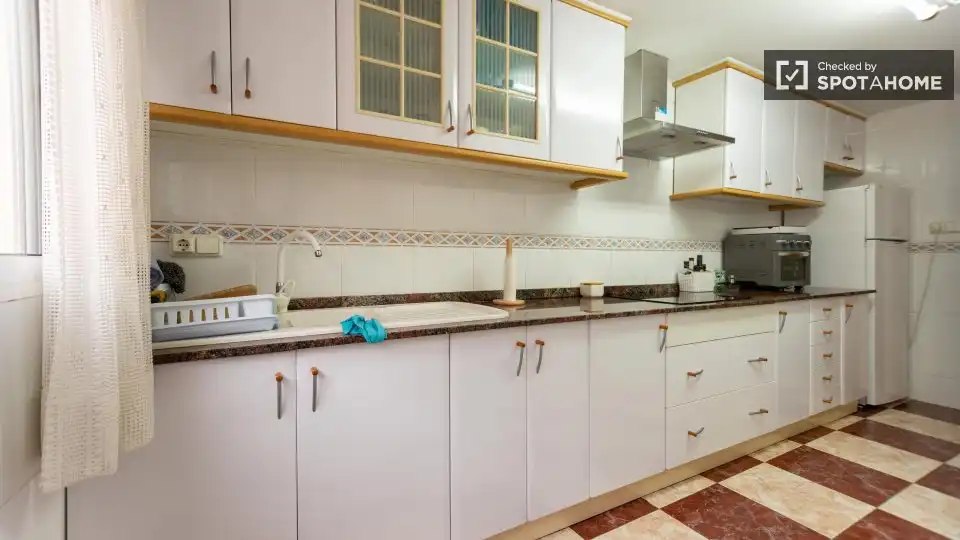 Room in Barrio de Benicalap