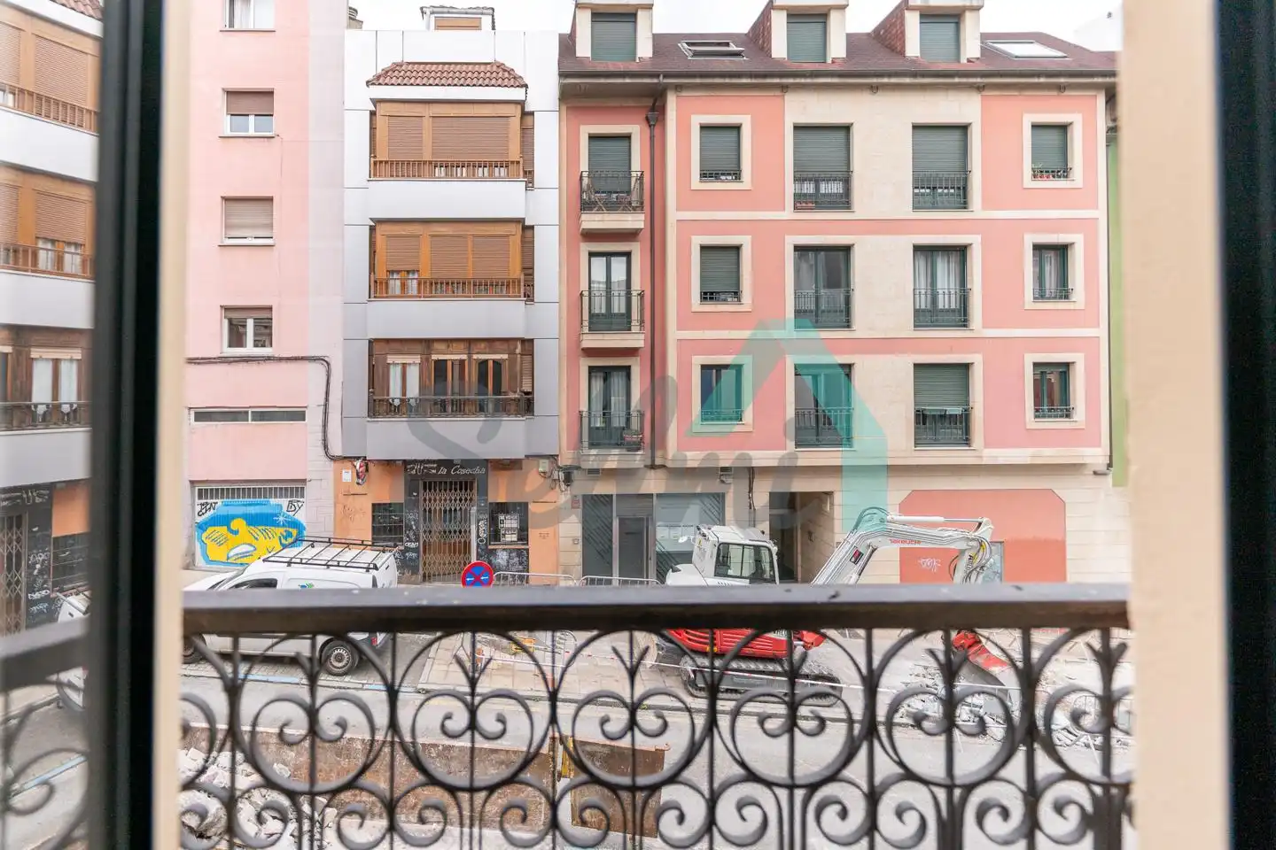 Vista exterior de Piso para compartir en Oviedo  con Aire acondicionado, Calefacción y Jardín privado