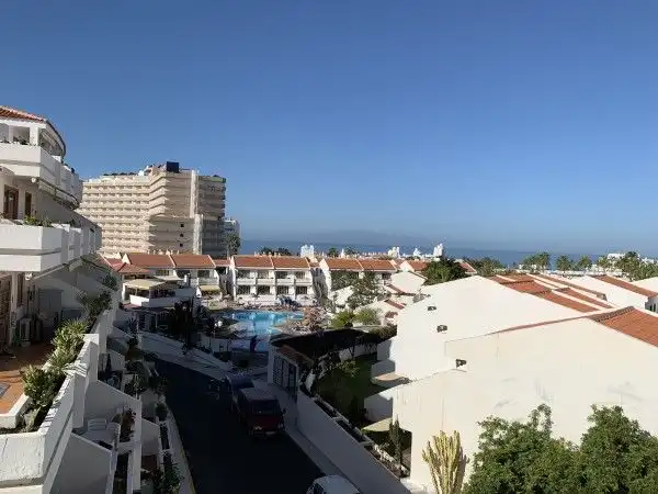 Vista exterior de Apartamento en venta en Adeje con Terraza, Amueblado y Horno