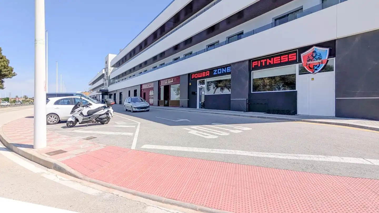 Casa adosada en venta en Santa Pola con Aire acondicionado, Jardín privado y Terraza