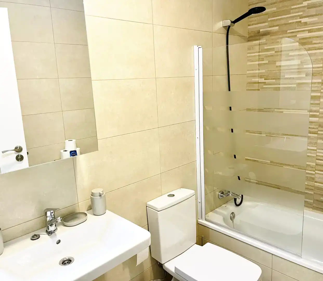 Bany de Pis de lloguer en Entrambasaguas amb Piscina