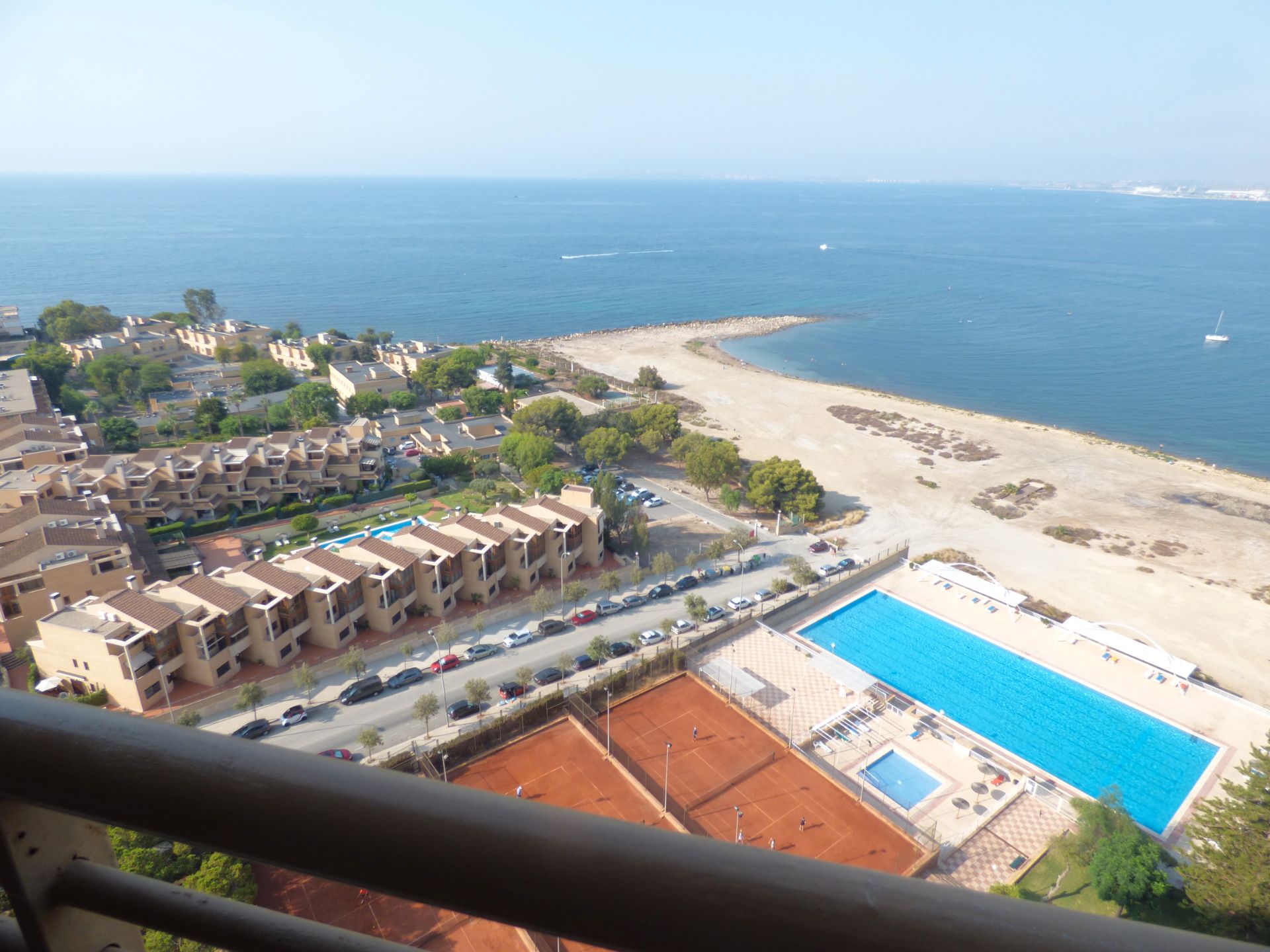 Piscina de Pis de lloguer en Alicante / Alacant amb Aire condicionat, Calefacció i Jardí privat