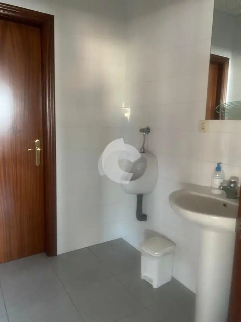 Bathroom of Industrial buildings for sale in Vilamarín