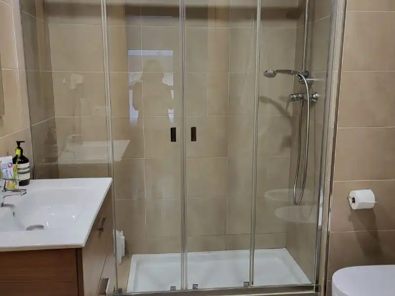 Badezimmer von Wohnung zur Miete in Barcelona mit Klimaanlage, Heizung und Abstellraum