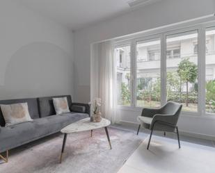 Sala d'estar de Apartament de lloguer en  Madrid Capital amb Aire condicionat