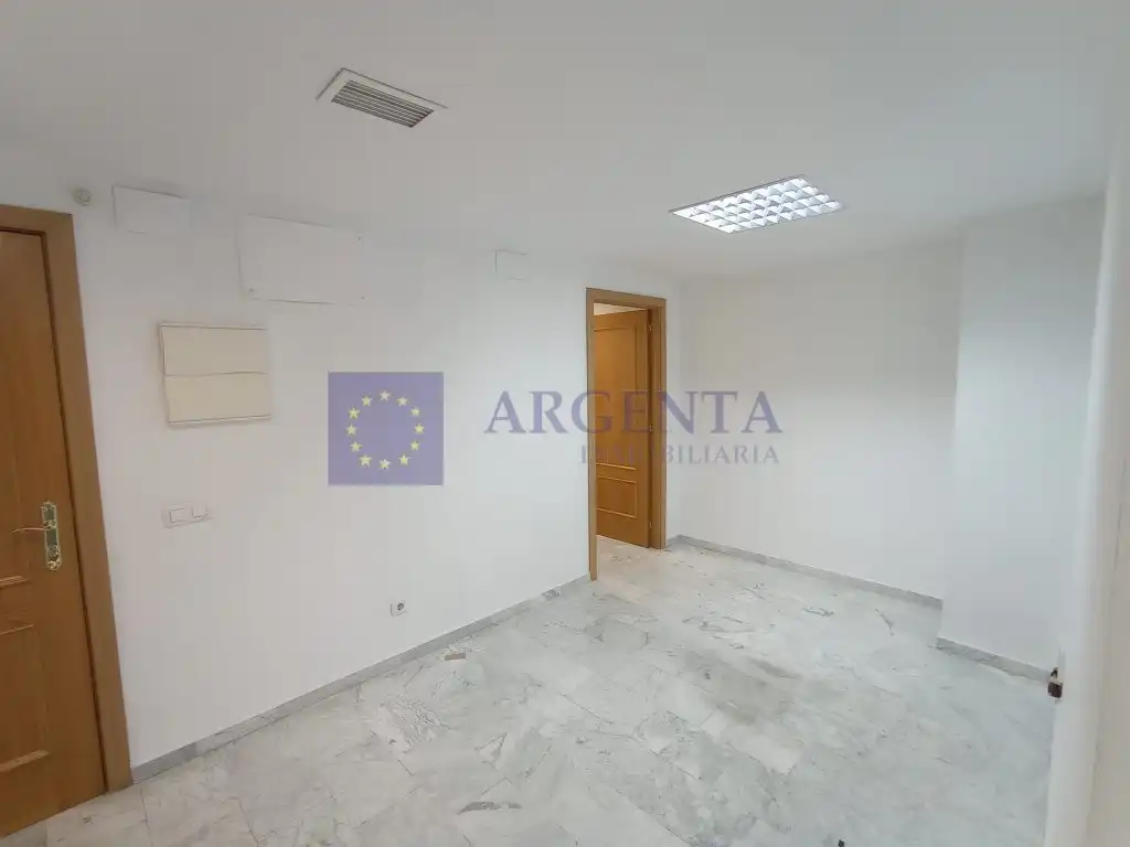 Oficina amb ascensor en venda a Centro, imagen 7