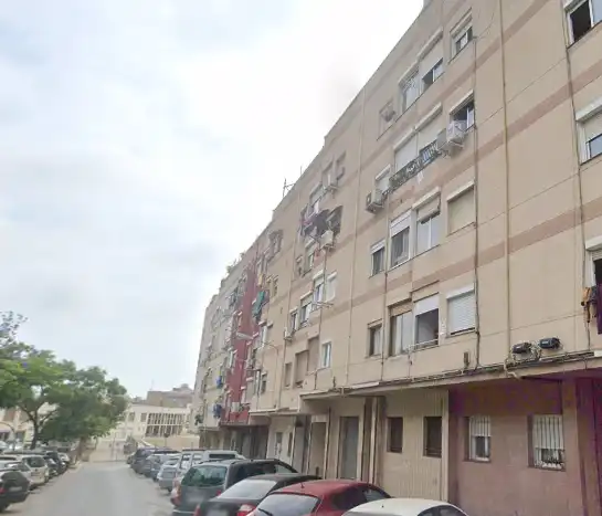 Außenansicht von Fabrikhallen zum Verkauf in Badalona