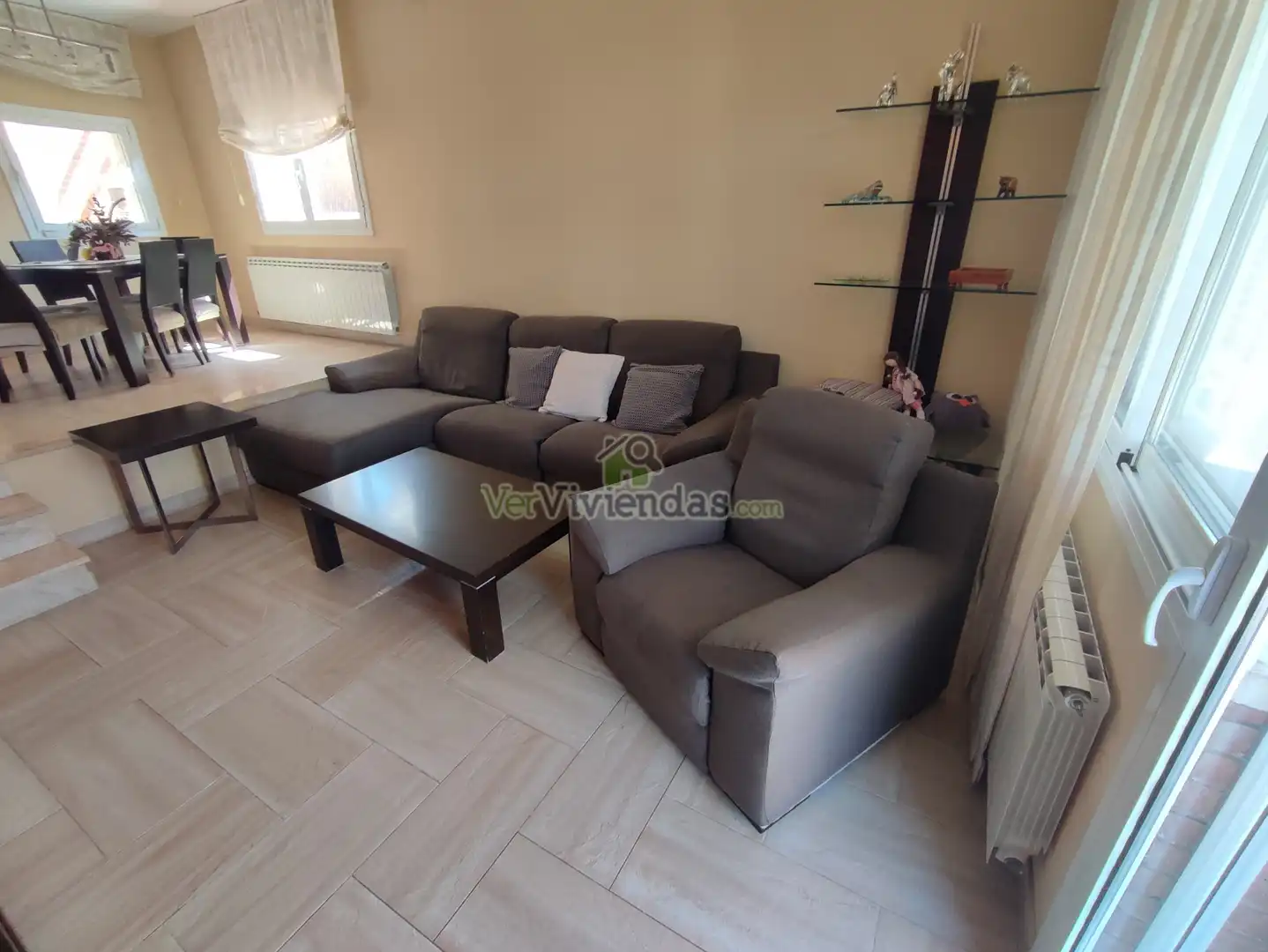 Sala d'estar de Casa o xalet en venda en Cerdanyola del Vallès amb Aire condicionat, Calefacció i Jardí privat