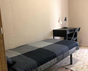 Dormitori de Apartament per a compartir en  Barcelona Capital amb Moblat, Rentadora i Microones