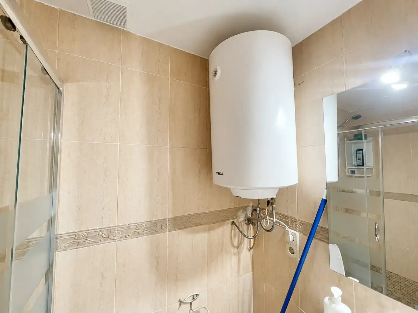 Bany de Apartament en venda en Madrid amb Aire condicionat