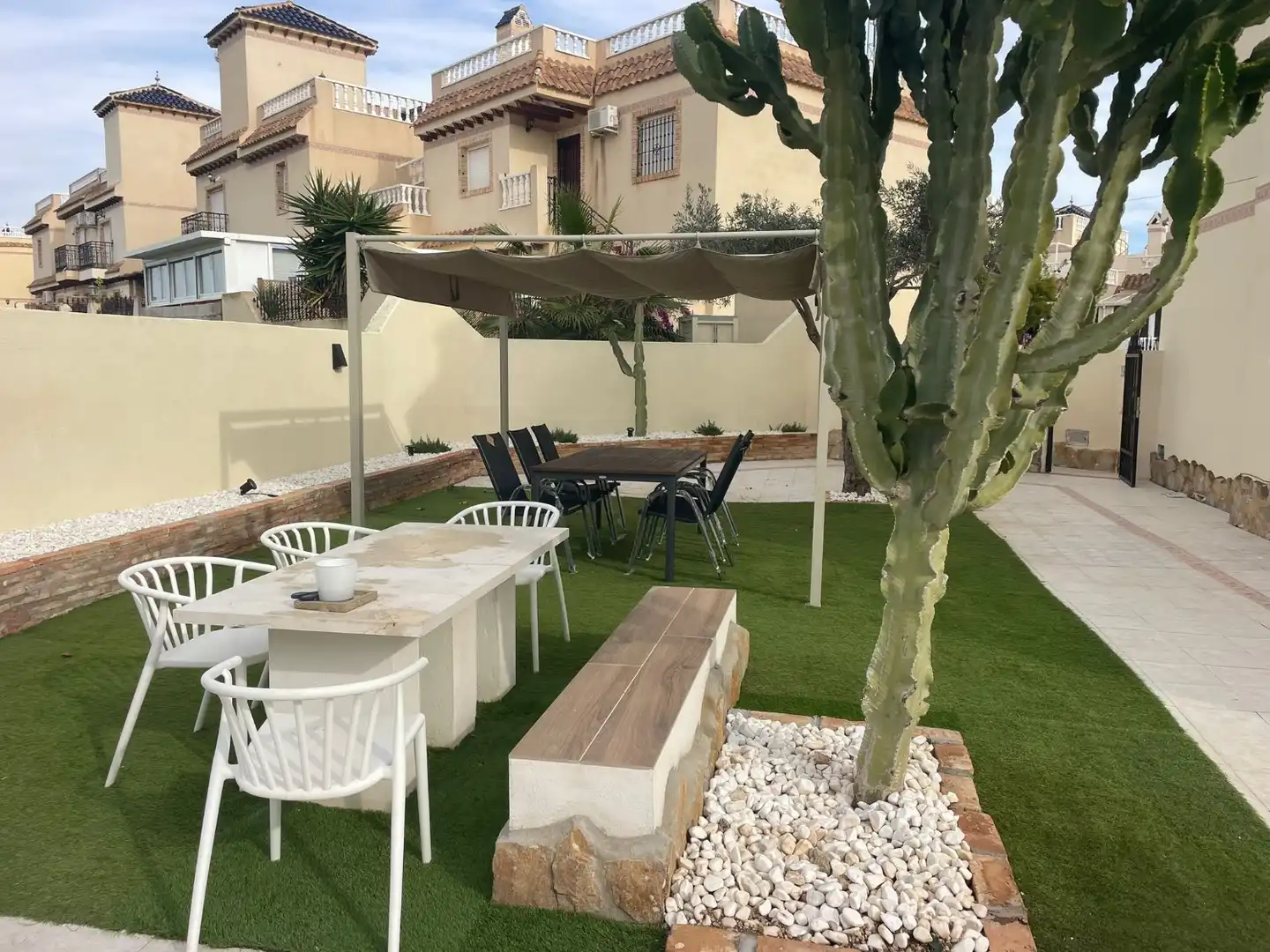 Terrasse von Wohnungen zum Verkauf in Orihuela mit Klimaanlage, Schwimmbad und Möbliert