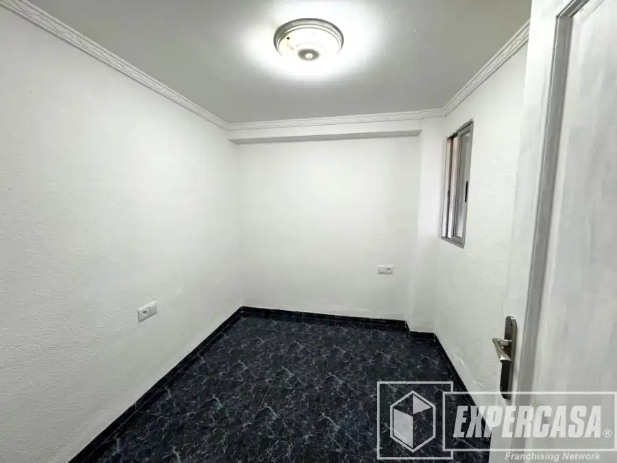Flat for sale in Xirivella  with Air Conditioner and Heating
