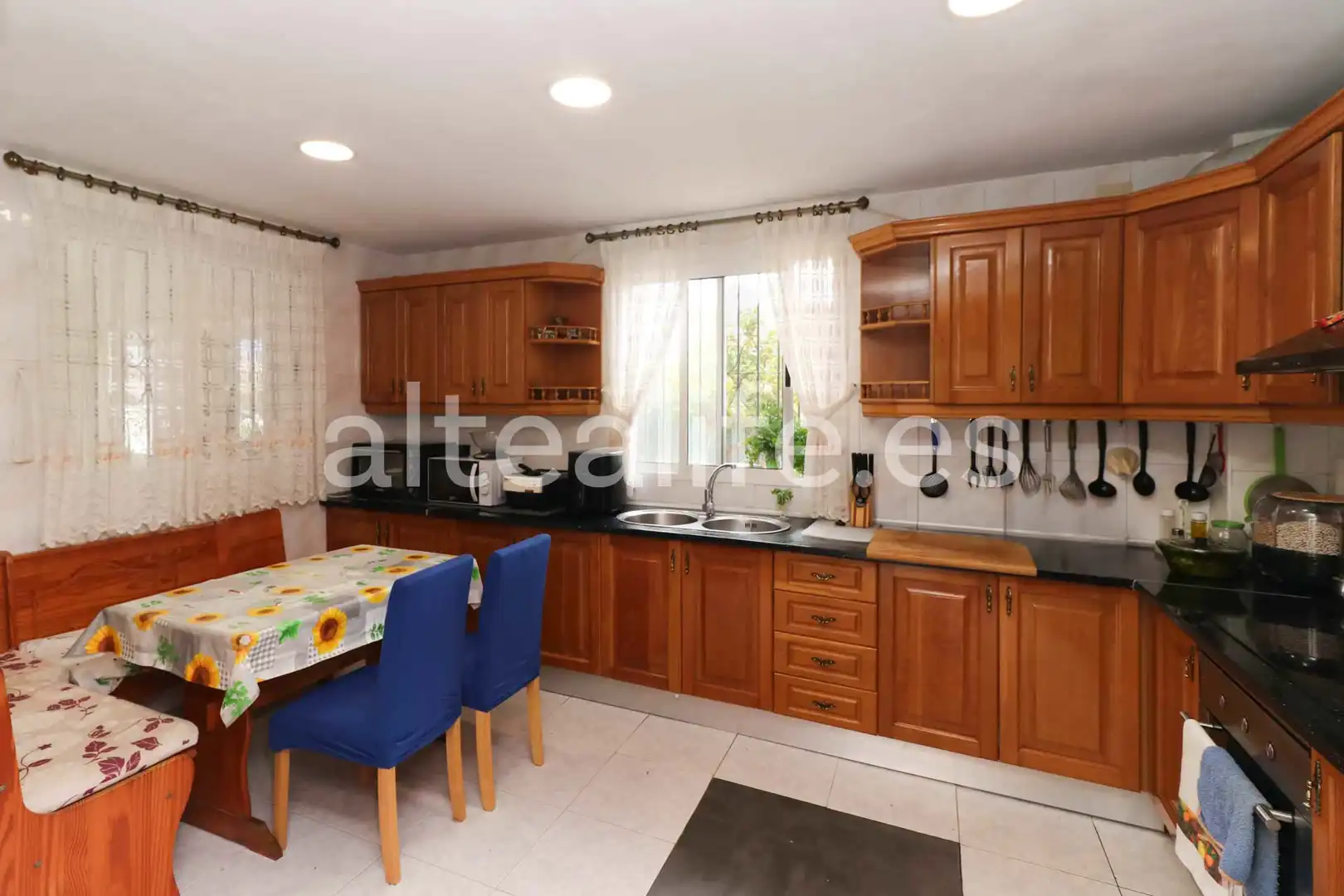 Kitchen of Houses for sale in L'Alfàs del Pi  with Air Conditioner, Private garden and Terrace