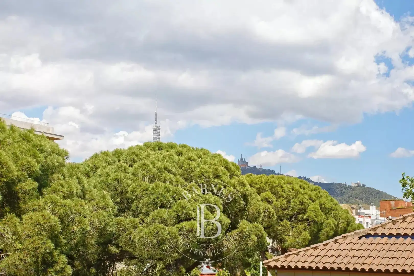 Vista exterior de Pis en venda en Barcelona amb Aire condicionat i Calefacció