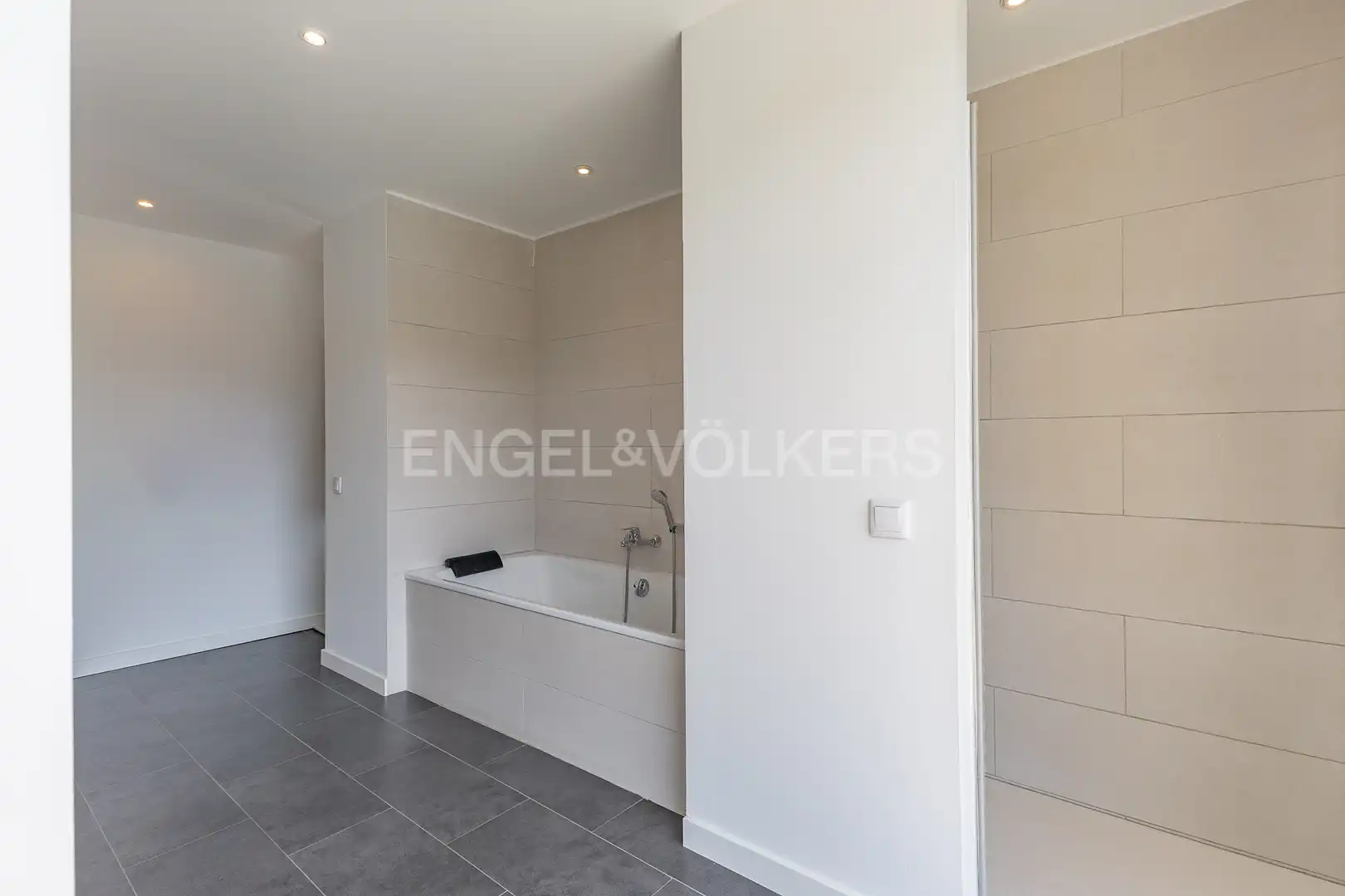 Bathroom of Houses for sale in Gavà  with Air Conditioner, Heating and Private garden
