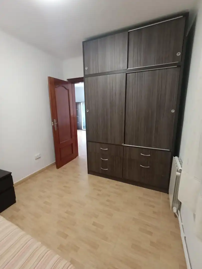 Habitación de Piso de alquiler en Mollet del Vallès con Calefacción, Parquet y Amueblado