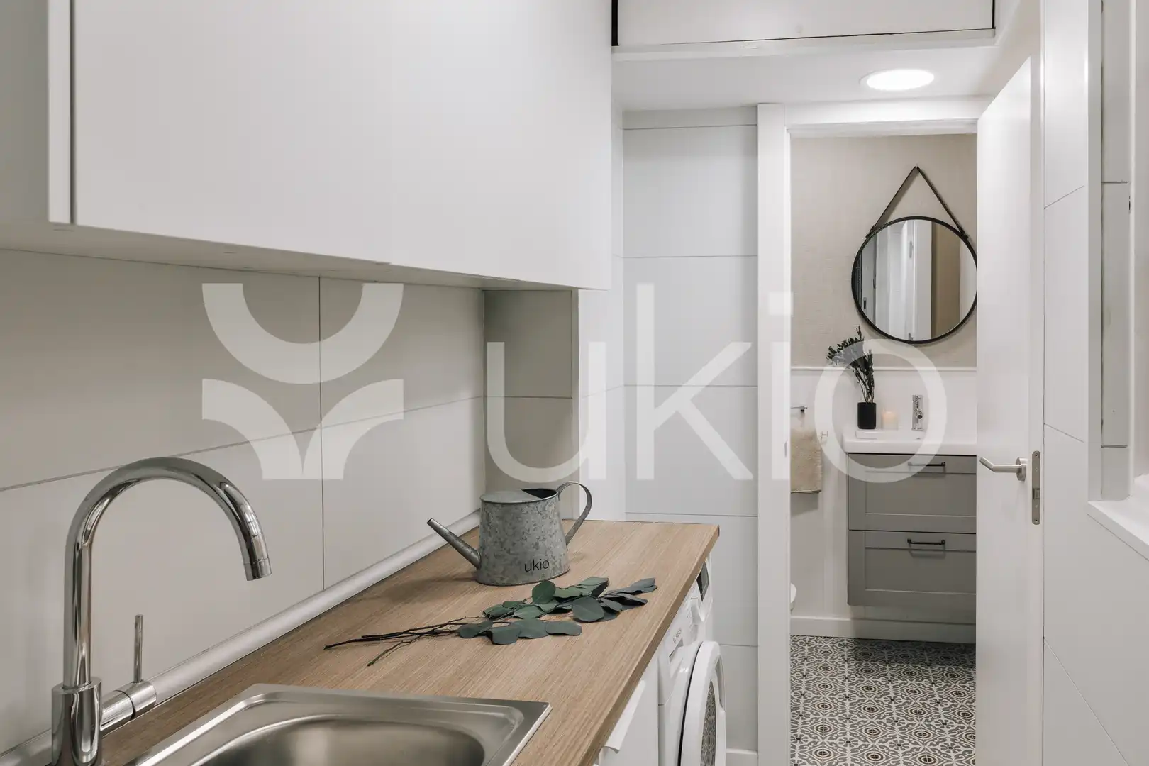 Cuina de Apartament de lloguer en Barcelona amb Aire condicionat, Calefacció i Moblat