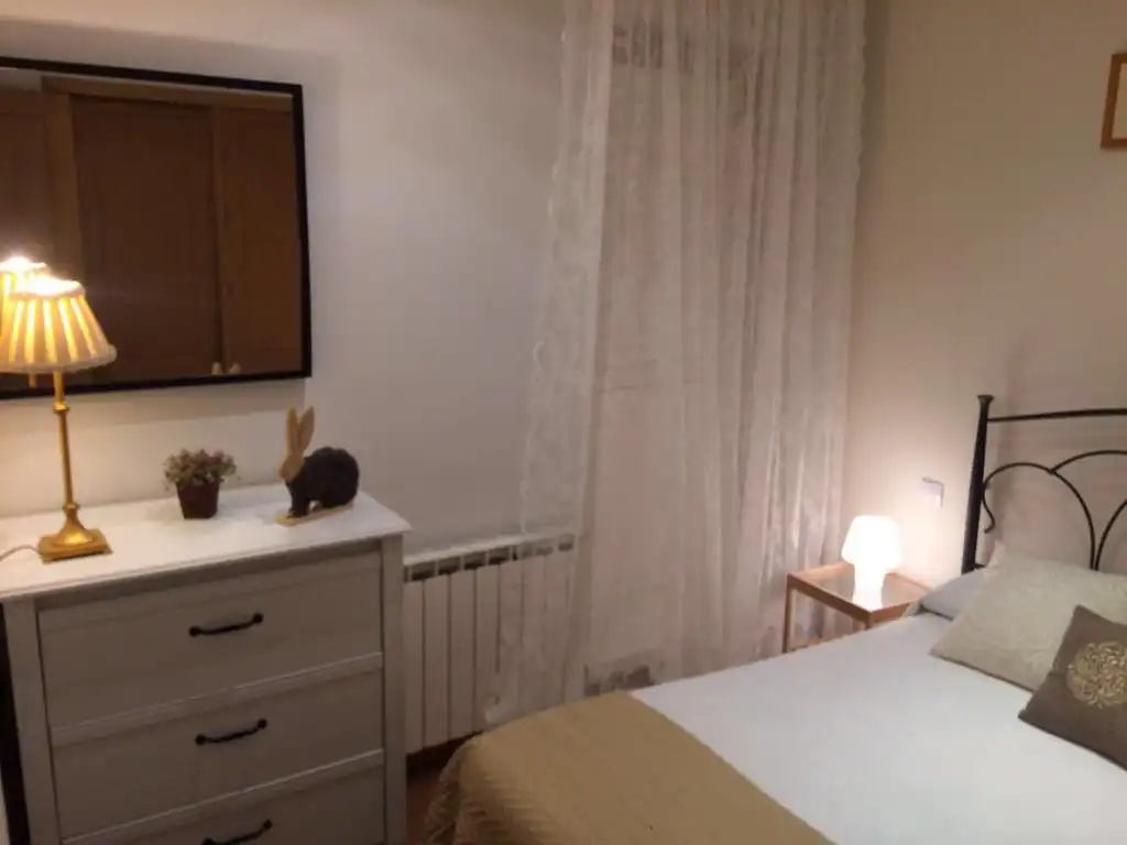 Habitación de Piso de alquiler en Ferrol con Calefacción, Amueblado y Horno
