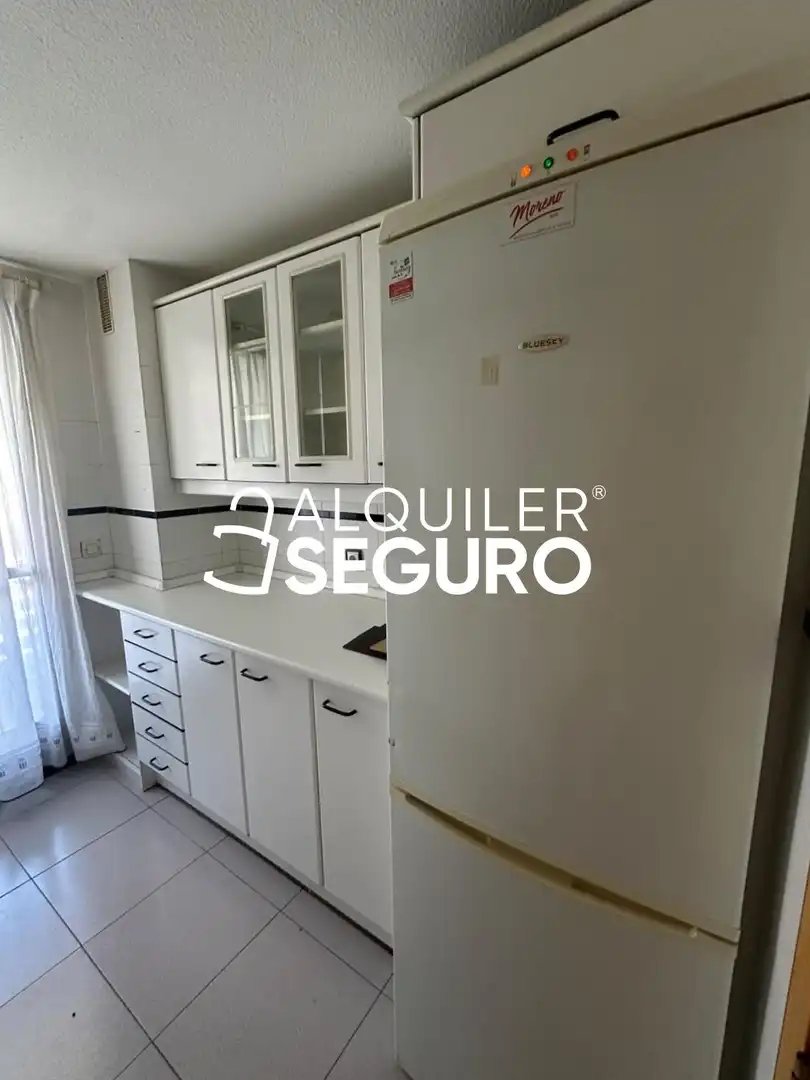 Küche von Wohnung zur Miete in Móstoles mit Klimaanlage, Heizung und Schwimmbad