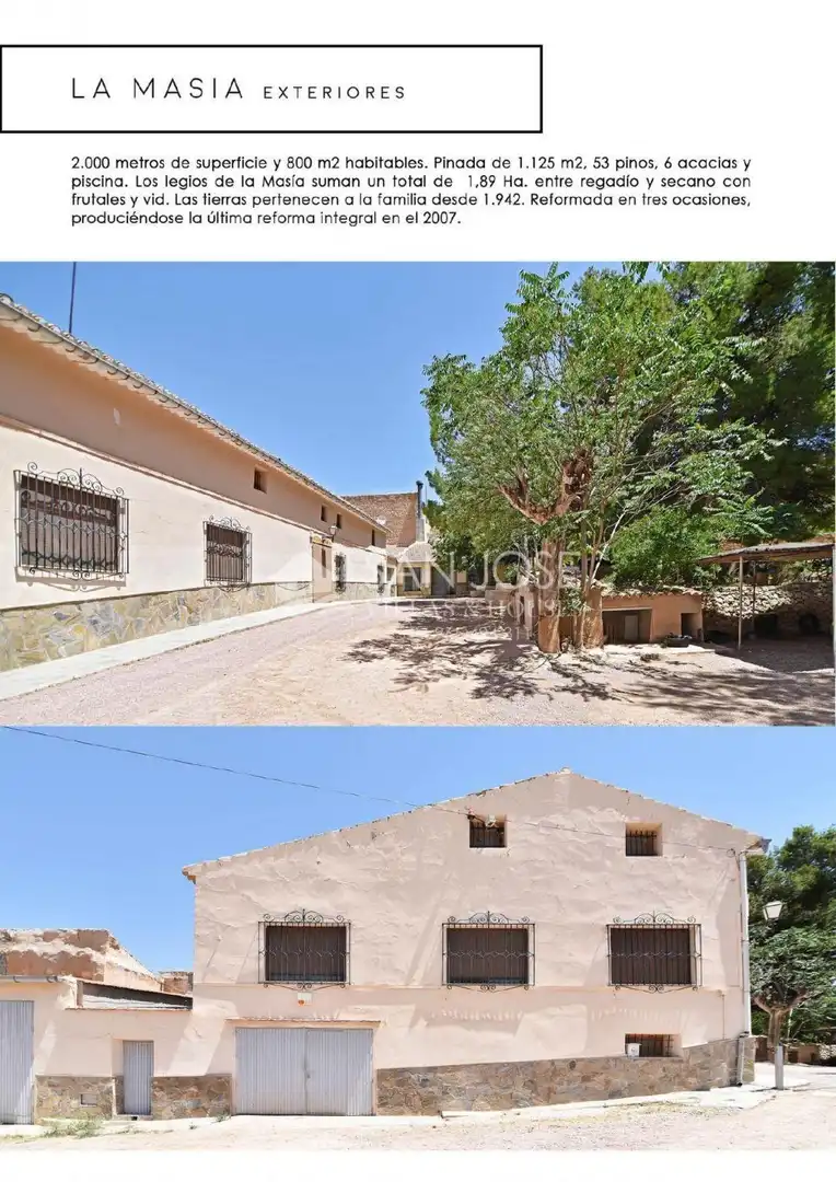 Vista exterior de Finca rústica en venta en El Pinós / Pinoso con Jardín privado, Piscina y Amueblado