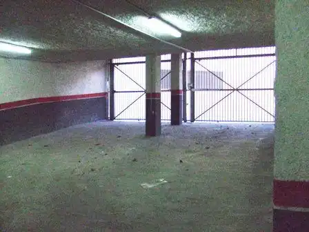 Individual to rent in Carrer de la Canal de Navarrés 451, imagen 2