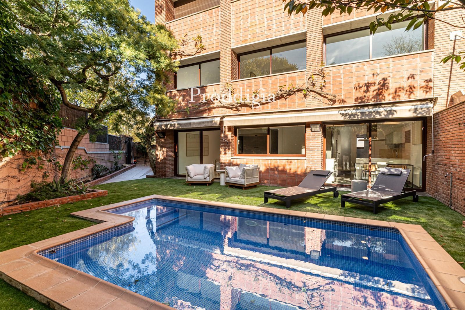 Swimming pool of Single-family semi-detached for sale in Sant Cugat del Vallès  with Air Conditioner, Heating and Storage room