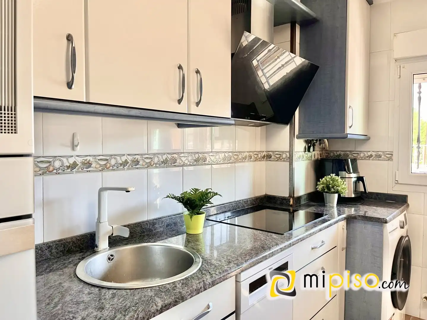Cocina de Casa adosada en venta en Ruesga con Calefacción, Terraza y Amueblado