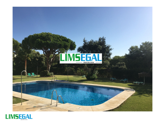 Piscina de Pis de lloguer en Mijas amb Aire condicionat i Terrassa