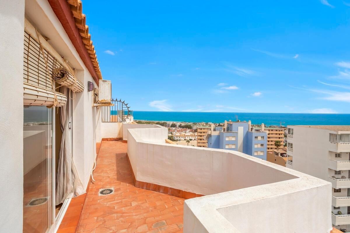 Exterior view of Attic for sale in Torrevieja  with Air Conditioner, Terrace and Furnished