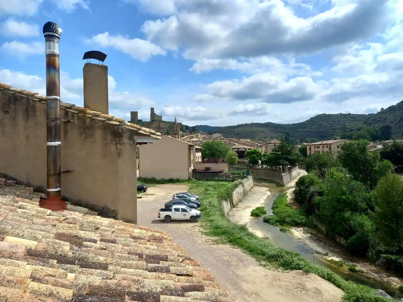 Vista exterior de Casa o xalet en venda en Uncastillo amb Terrassa