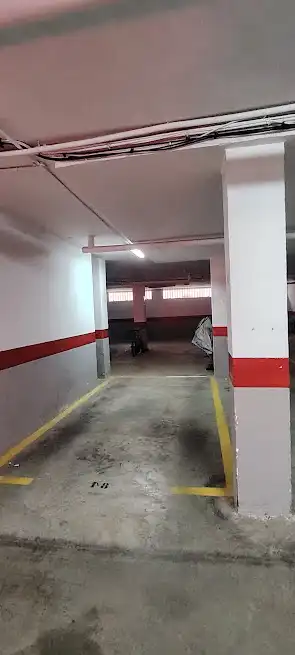 Parkplatz von Wohnung zum Verkauf in Linares mit Klimaanlage, Heizung und Privatgarten