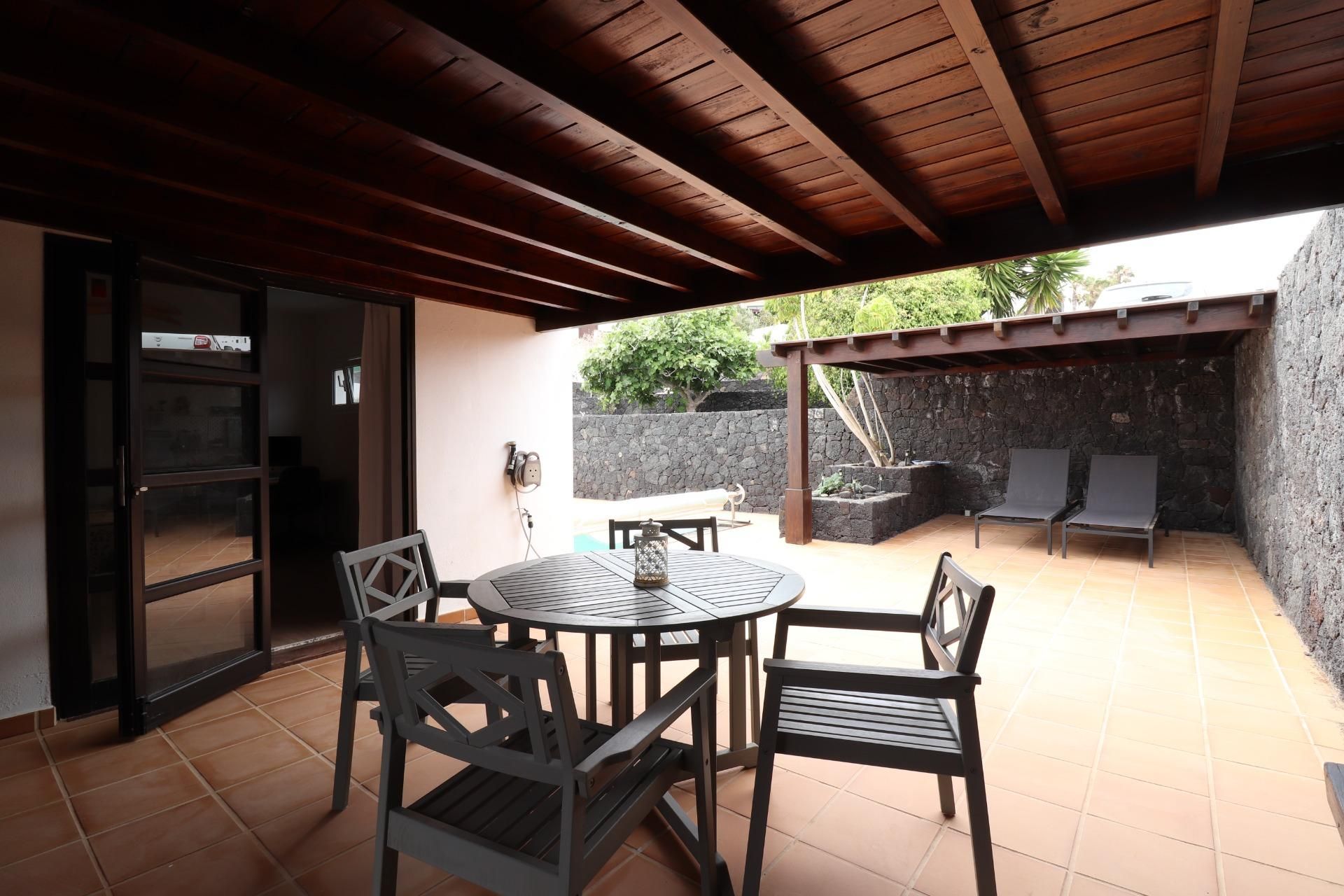 Terrace of House or chalet for sale in Tinajo  with Air Conditioner, Private garden and Terrace