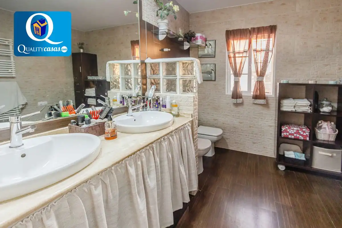 Baño de Casa o chalet en venta en Mutxamel con Aire acondicionado, Calefacción y Terraza