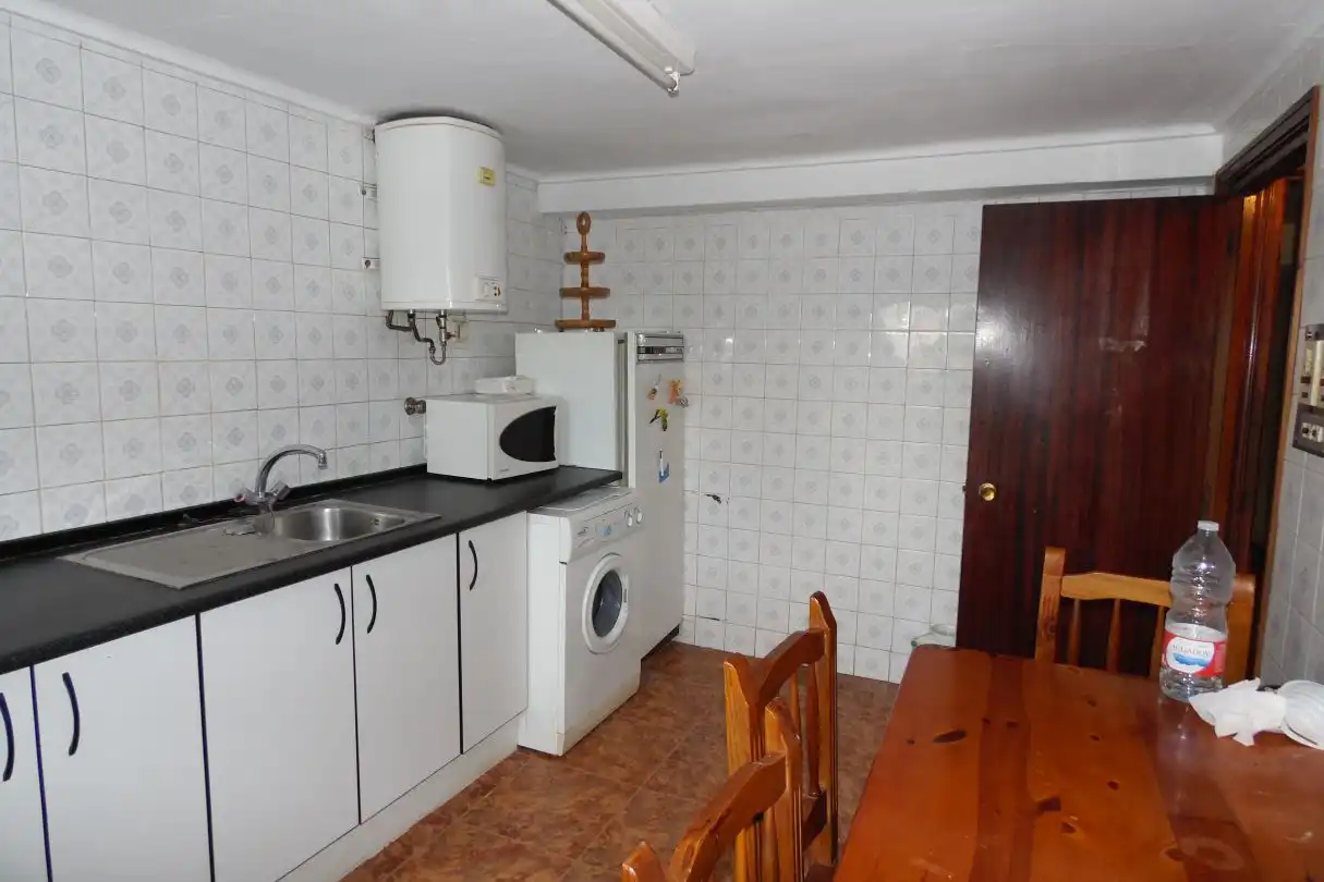 Kitchen of Houses for sale in Junta de Traslaloma  with Heating, Private garden and Storage room