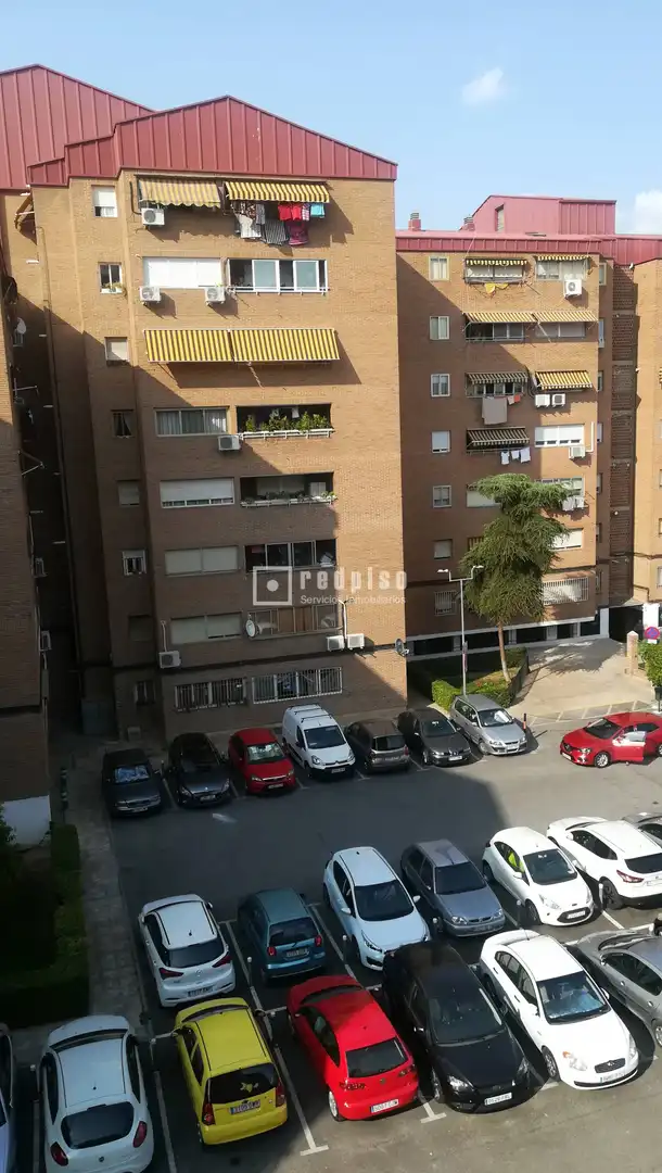 Vista exterior de Pis en venda en Torrejón de Ardoz amb Calefacció, Jardí privat i Parquet