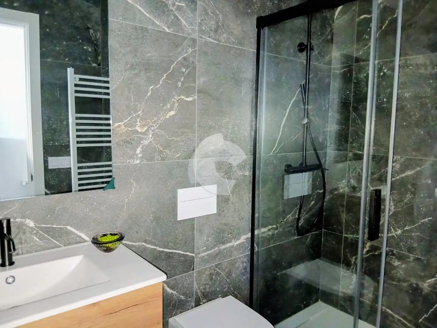 Bany de Pis en venda en A Coruña Capital  amb Calefacció i Terrassa