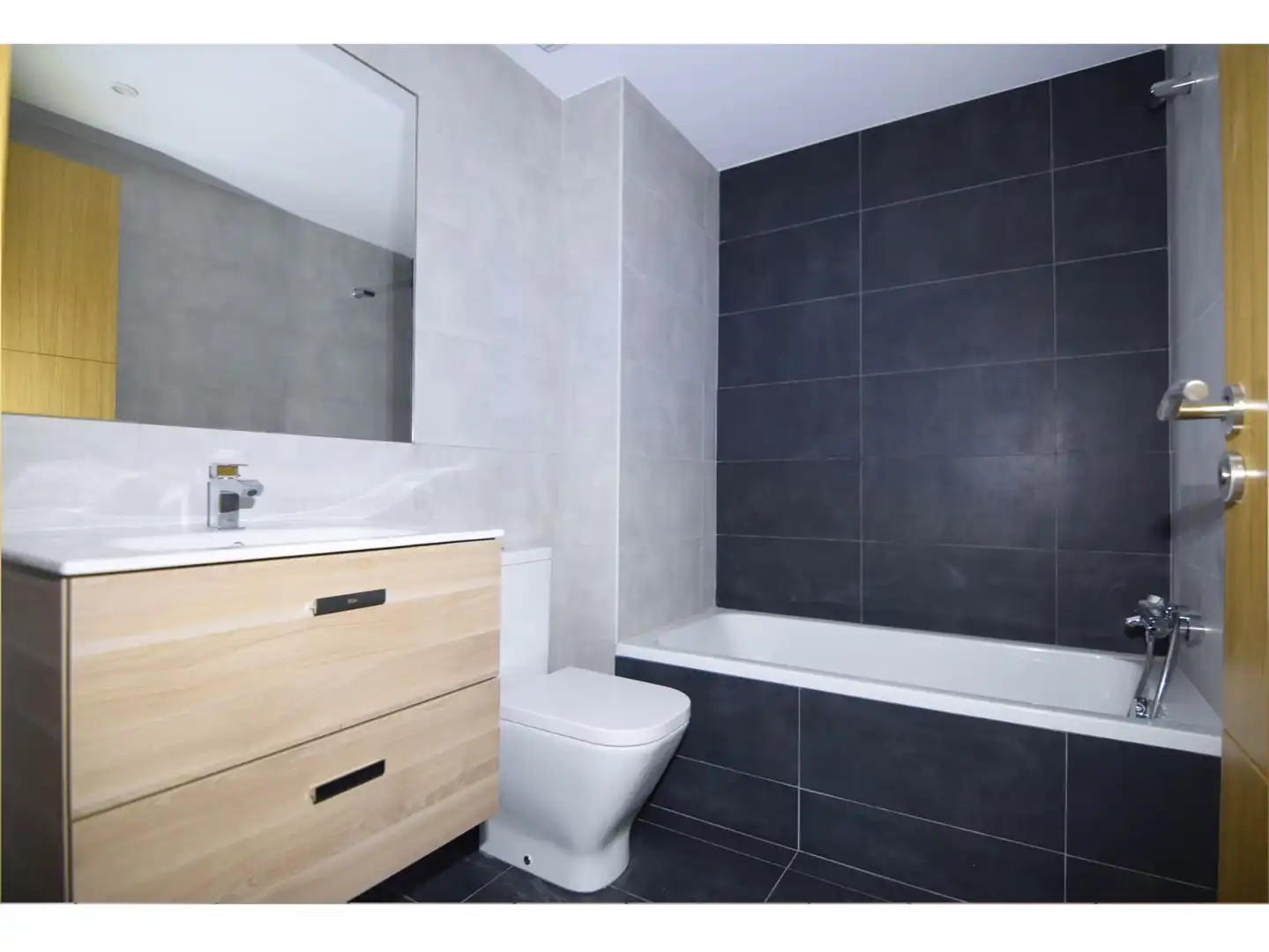 Flat with lift to rent in c/ Mirador d'Encamp 16, Residencial Anyó, Bloc 5, 5e 1a, imagen 9