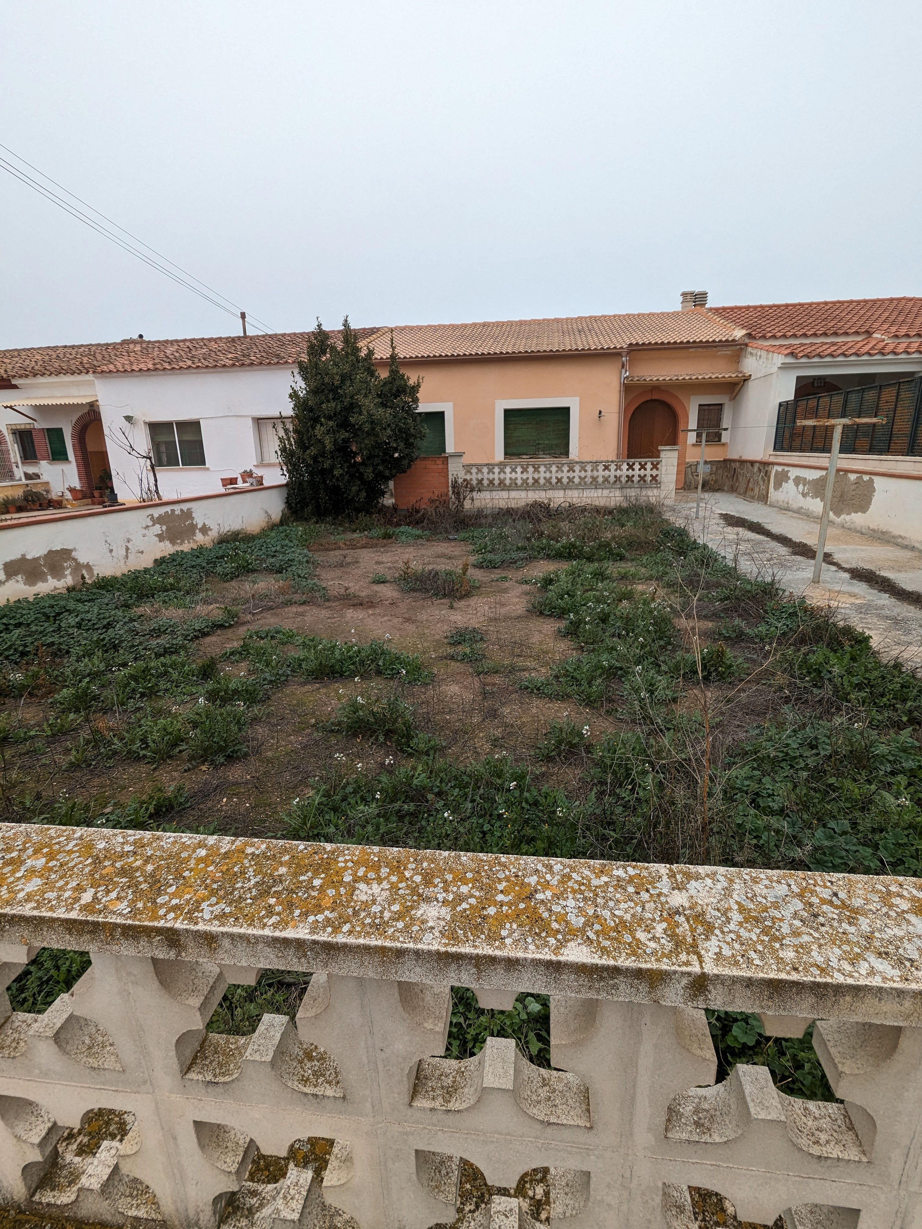 Casa o xalet en venda en Escatrón amb Jardí privat