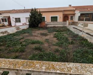 Casa o xalet en venda en Escatrón amb Jardí privat