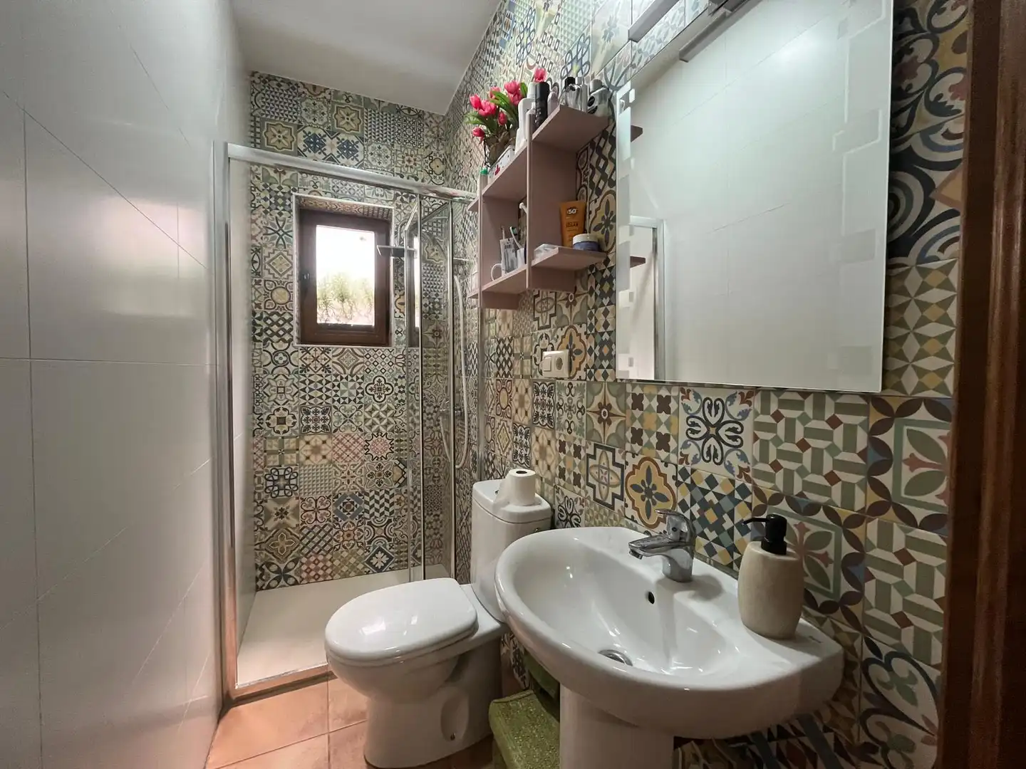 Badezimmer von Einfamilien-Reihenhaus zum Verkauf in Las Labores   mit Klimaanlage, Heizung und Privatgarten