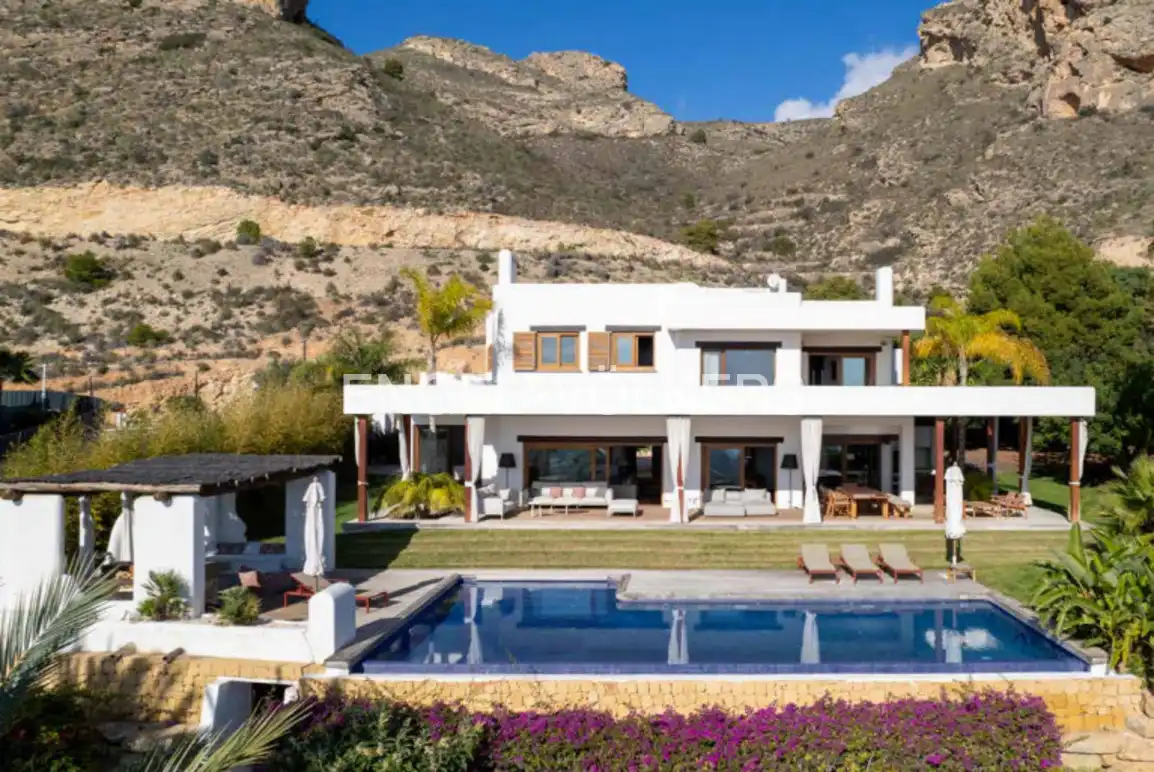 Casa con piscina en venta en Golf Bahía, imagen 4