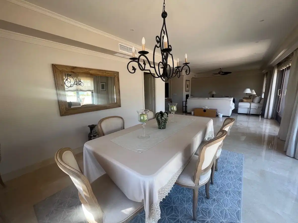 Comedor de Ático en venta en Marbella con Terraza, Trastero y Amueblado