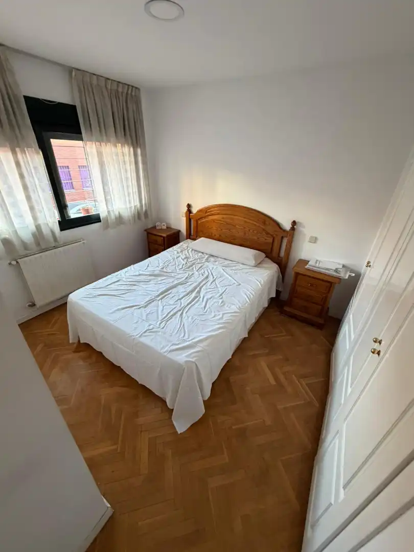 Bedroom of Flat for sale in Madrid  with Air Conditioner, Heating and Storage room