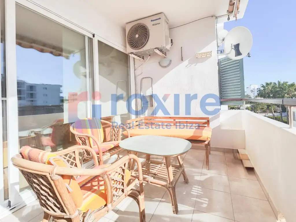 Terrassa de Apartament de lloguer en Sant Antoni de Portmany amb Aire condicionat, Terrassa i Moblat