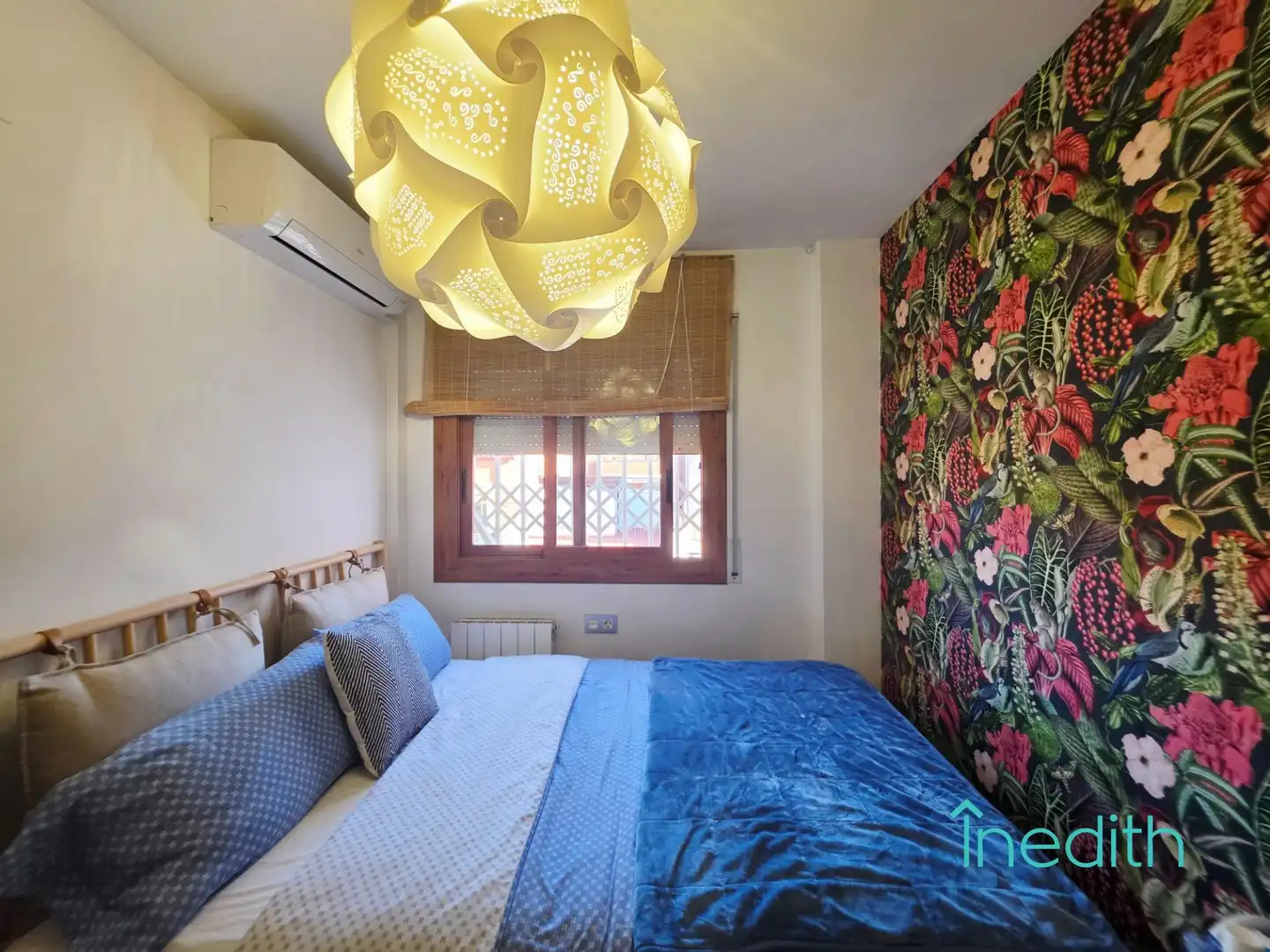 Habitación de Casa adosada en venta en Castelldefels con Aire acondicionado, Calefacción y Jardín privado