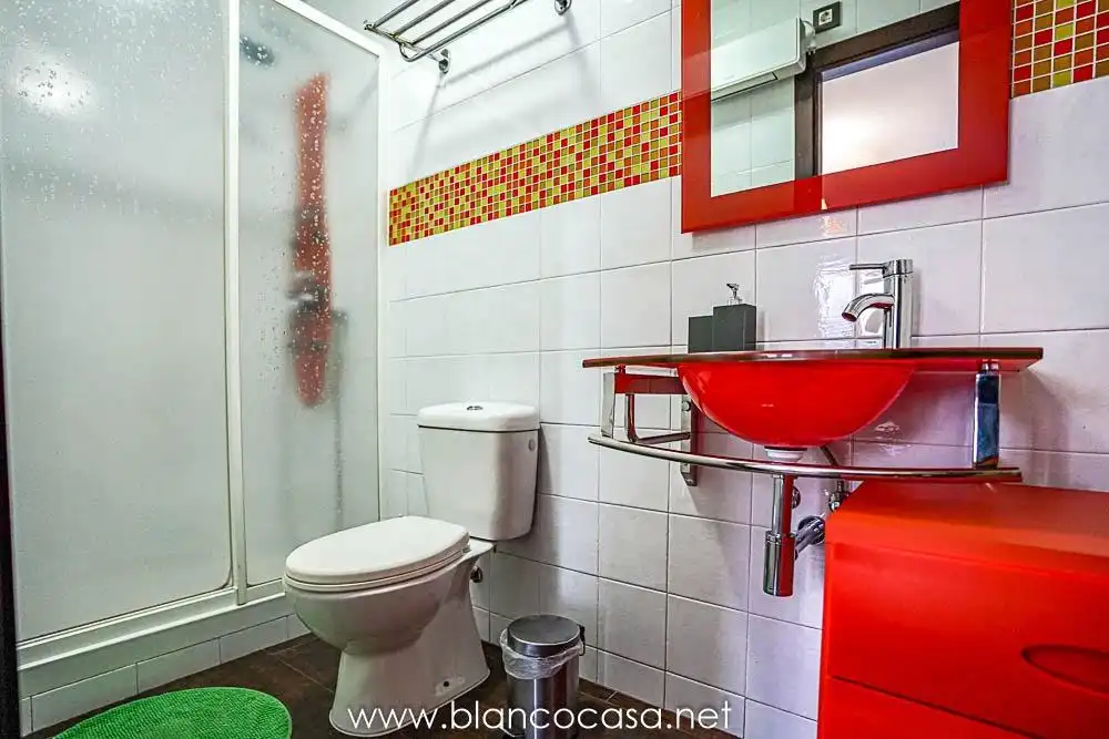 Baño de Casa o chalet en venta en Vimianzo con Calefacción, Trastero y Amueblado