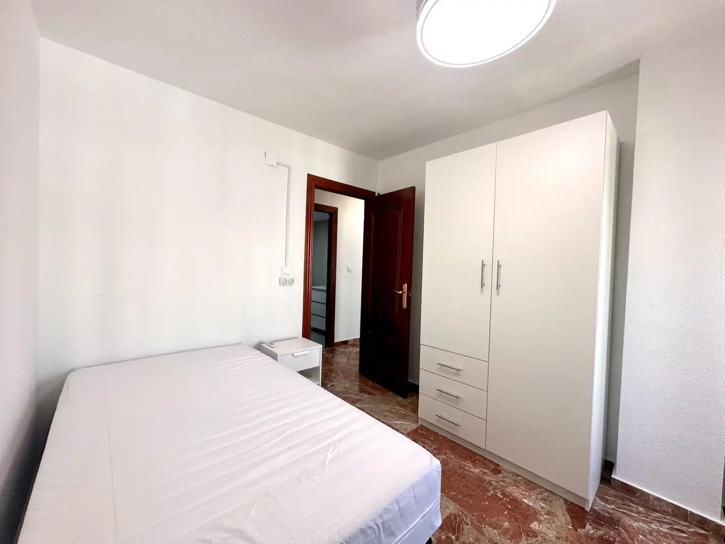 Bedroom of Flat for rent in Granada  with Air Conditioner, Heating and Terrace