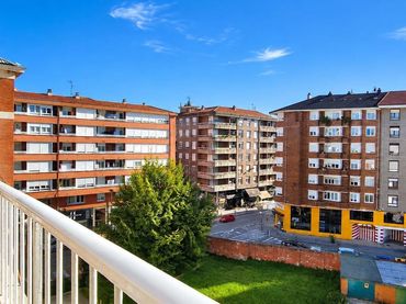 Flat with balcony for sale in El Parque - Zapatón
