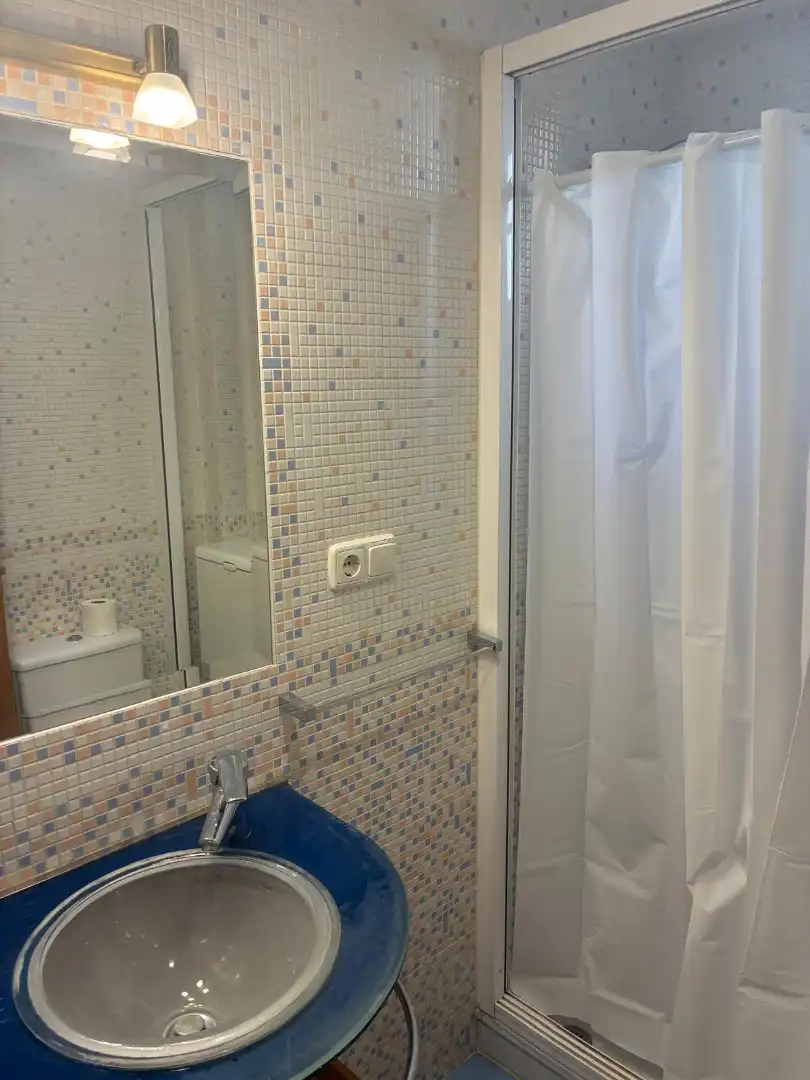 Bany de Pis en venda en Granada amb Aire condicionat, Moblat i Rentadora